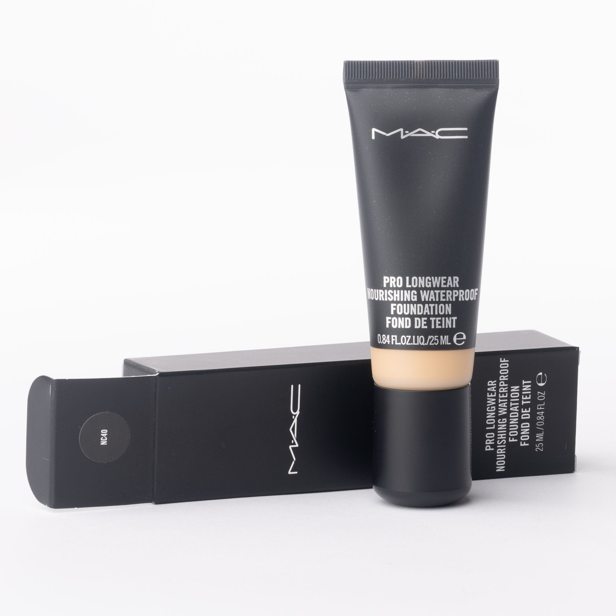 MAC waterproof foundation NC40 warm golden-beige 25ml product details