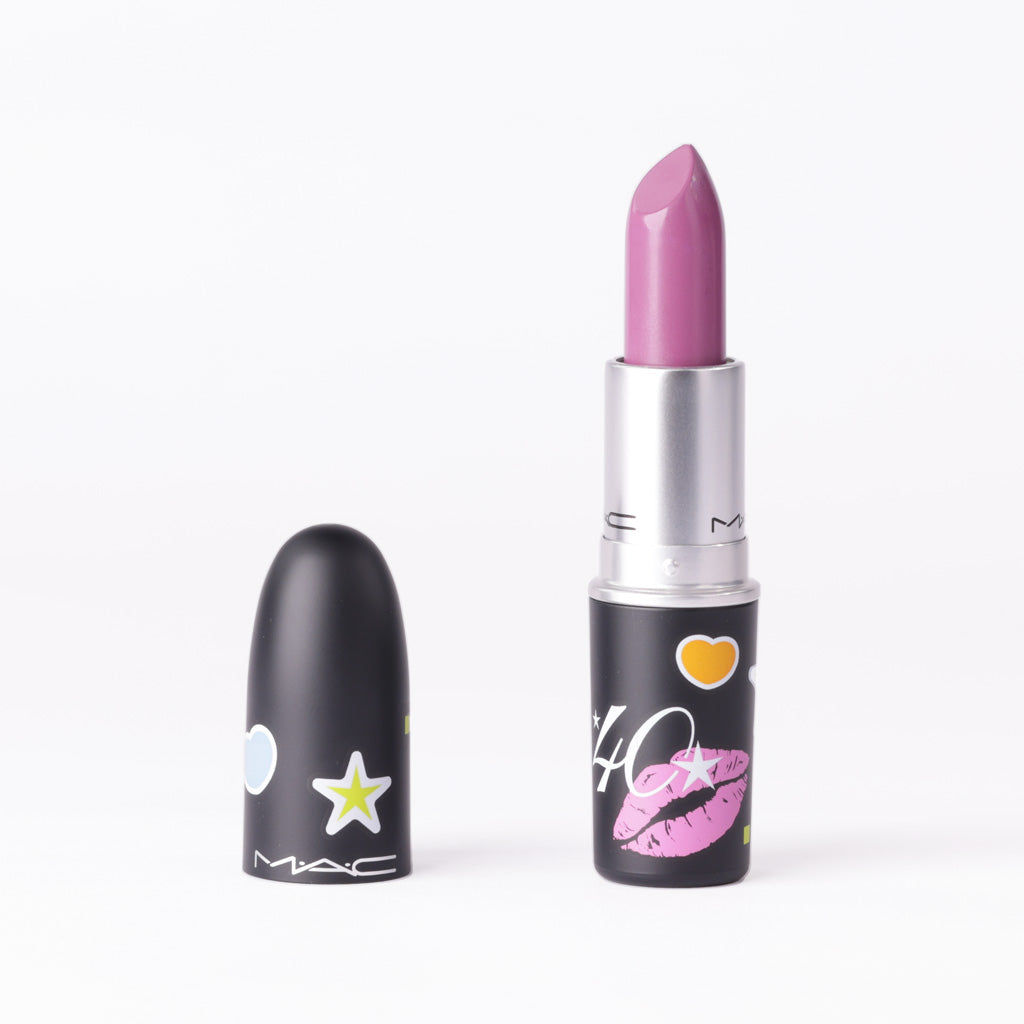 MAC 40th Anniversary Lipstick in 'Up The Amp' – Amplified Lavender Violet – 3g