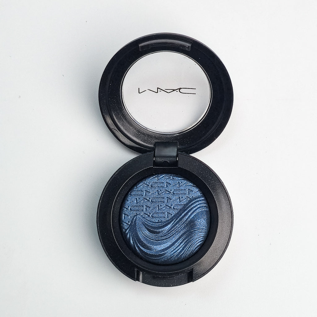 MAC Extra Dimension Eye Shadow in Lunar – pale champagne luminous shade