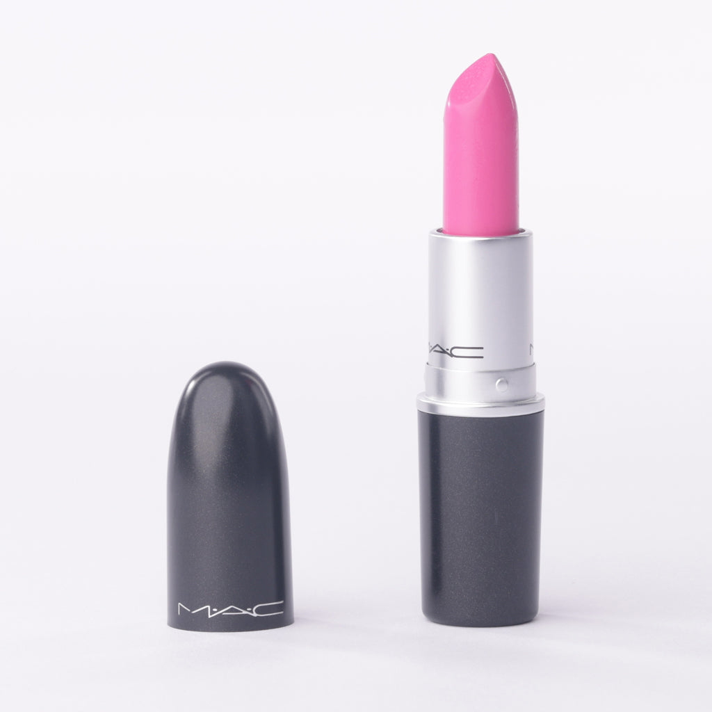 MAC Matte Lipstick in '601 Candy Yum Yum' – Neon Pink Classic – 3g