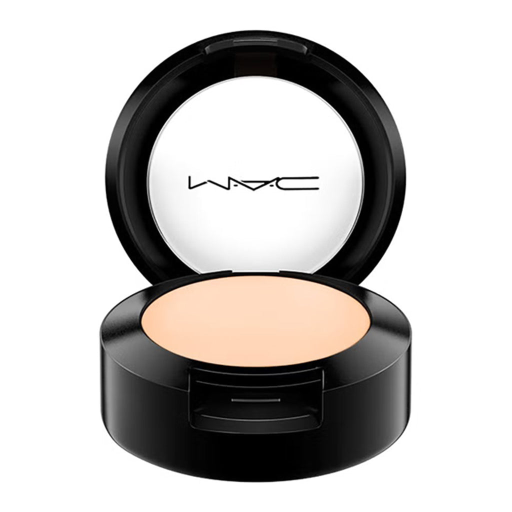 MAC Studio Finish Concealer SPF 35 in shade NC15, 7g compact opened to show product inside.