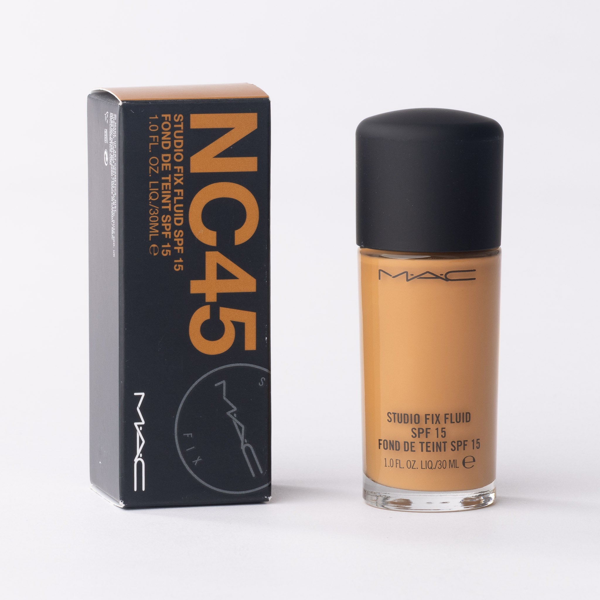 MAC Studio Fix Fluid SPF 15 NC45 30ml bottle, matte oil-control foundation on clean white background